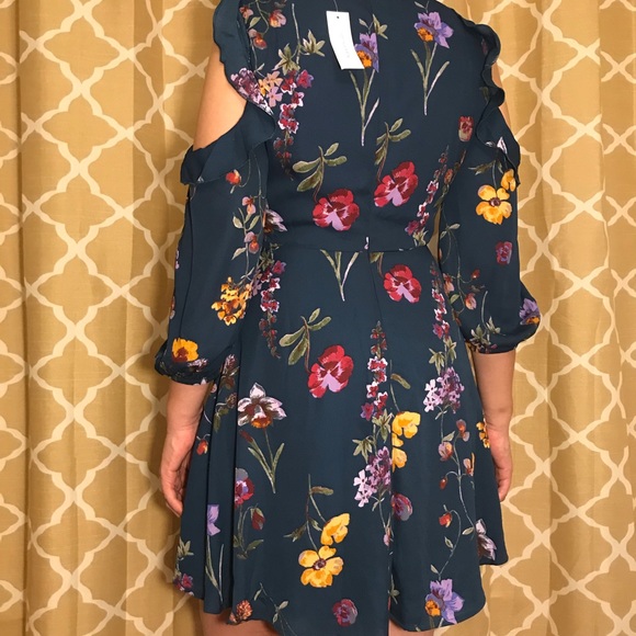 WORN ONCE Francesca’s Collection cold shoulder dress - Picture 4 of 5